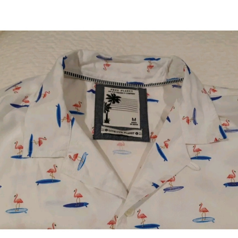 FREE PLANET NWT Short Sleeve Casual Button Shirt Flamingos On Skateboards Sz M